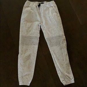 Brooklyn CLOTH boys XL Jogger Pants.